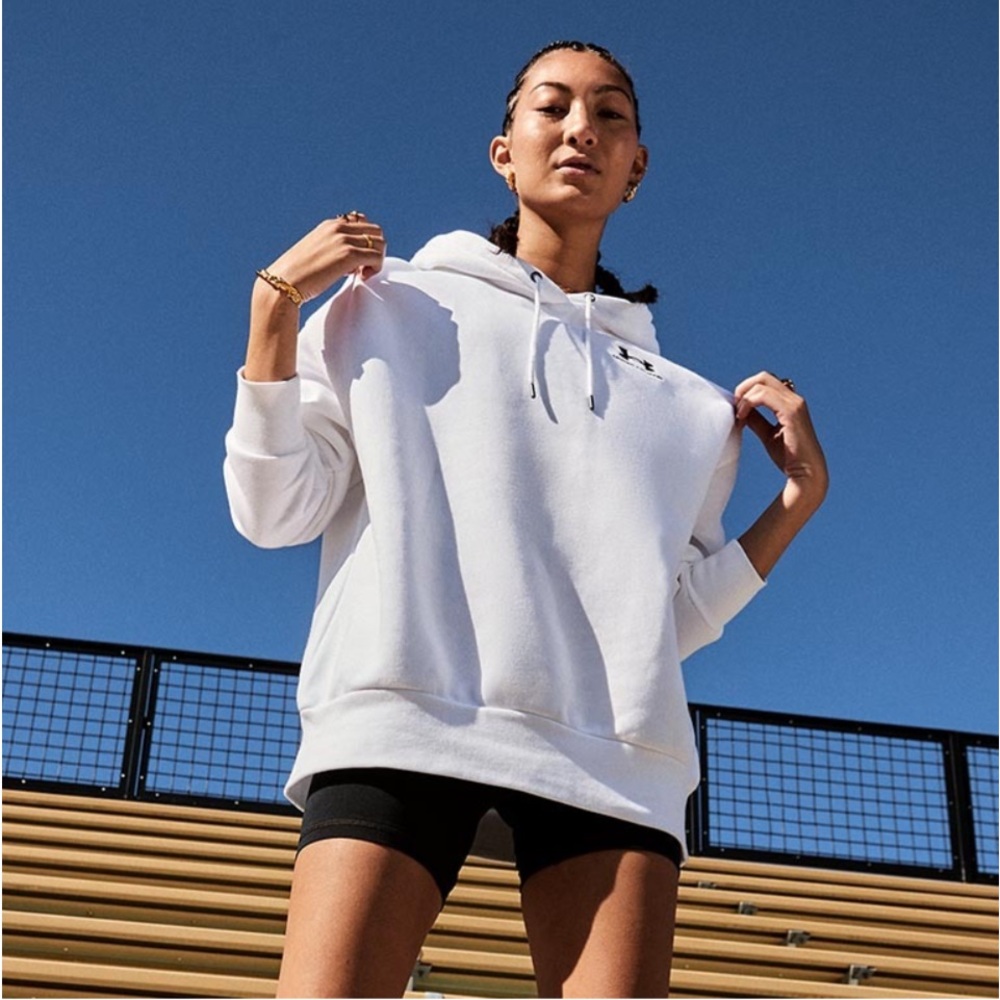 white under armour hoodie